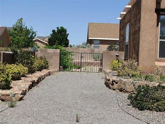 3rd image of 10423 Rosefinch Dr NW
