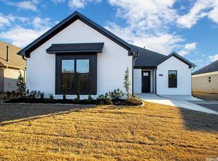 2533 Kara Ln, Bryant, AR 72019