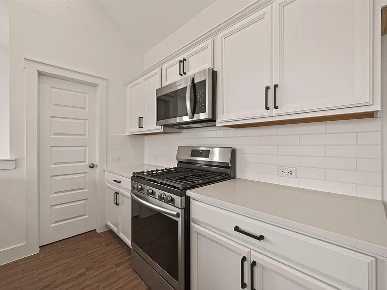18406 Generous Ln — Photo 35