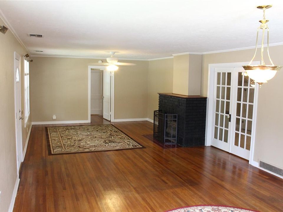 1st image of 180 E Circuit Dr