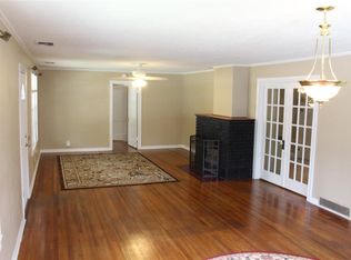 180 E Circuit Dr, Beaumont, TX 77706