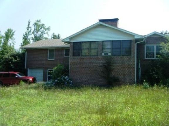 3rd image of 4755 Rosebud Dr