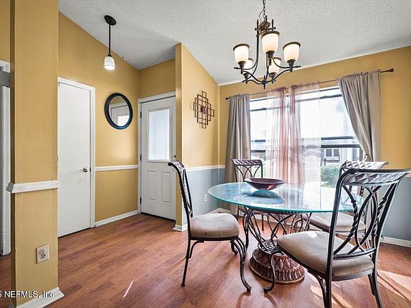 3rd image of 6433 N DIAMOND LEAF Court N