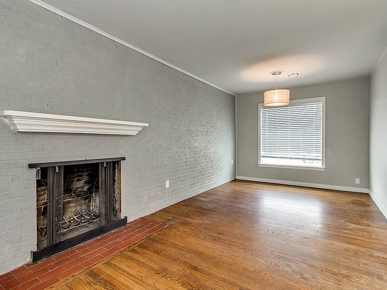 1414 Oxford Way — Photo 10