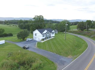 1663 Country Club Rd, Troutville, VA 24175