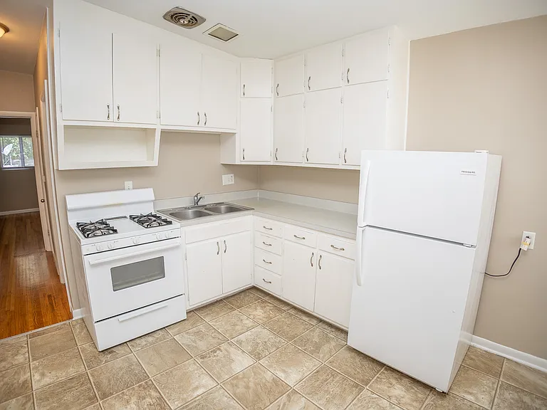 1502 Ridgewood Dr #B — Photo 7