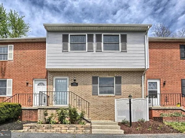 71 Ashford Dr, Enola, PA 17025