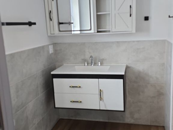5th image of 11 Nichols St #3
