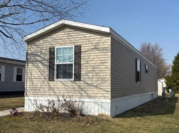 29751 Hiram Ct, New Baltimore, MI 48051