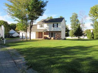 7 Shamrock Cir, Latham, NY 12110
