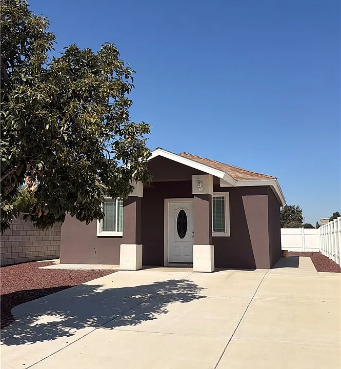 11088 Spruce Ave