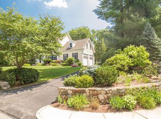 9 Davis Rd, Bedford, MA 01730