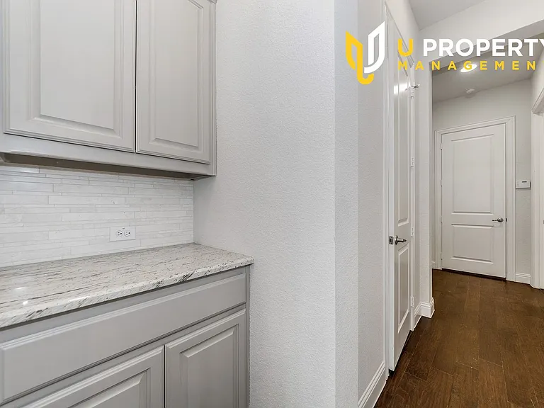 1017 Midland Dr — Photo 19