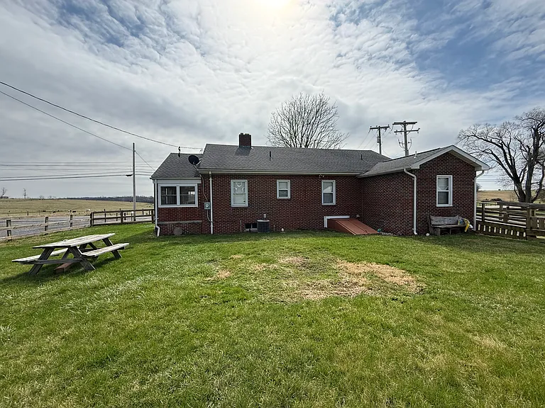 5231 John Marshall Hwy — Photo 2