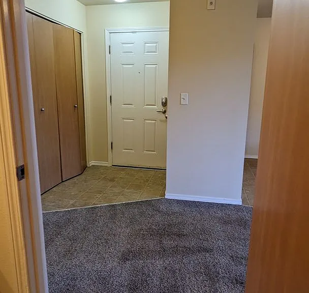 Wellesley Park Apartments — Photo 38