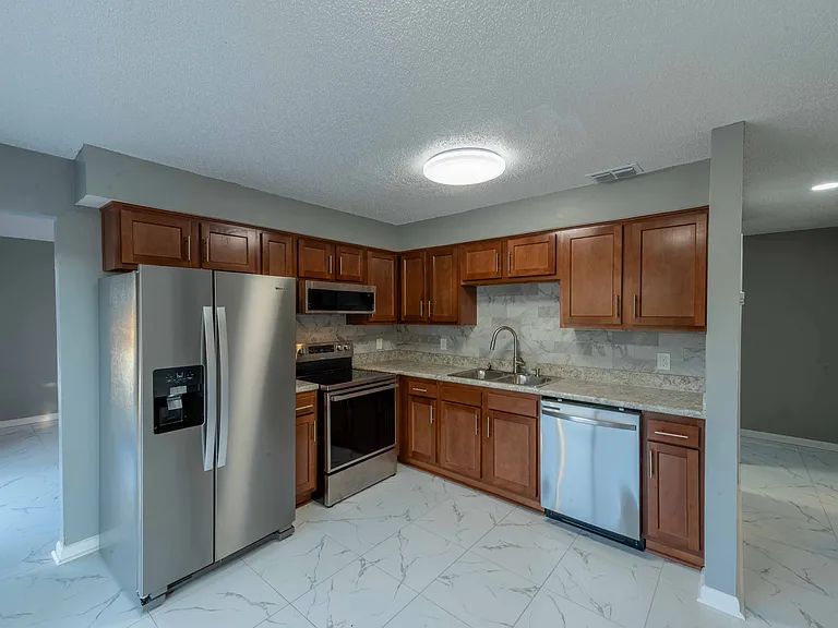 8366 Coralberry Ln — Photo 5