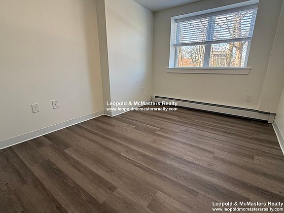 4th image of 1721 Washington St #5