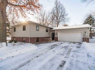 4213 S Ash Grove Ave, Sioux Falls, SD 57103