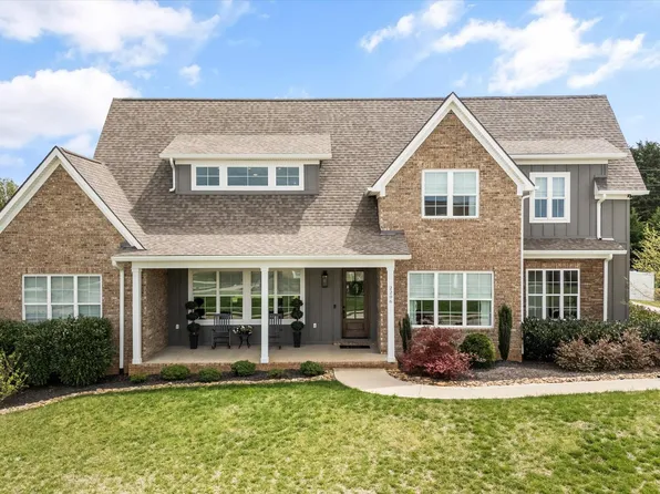 2206 Rockingham Dr, Maryville, TN 37803