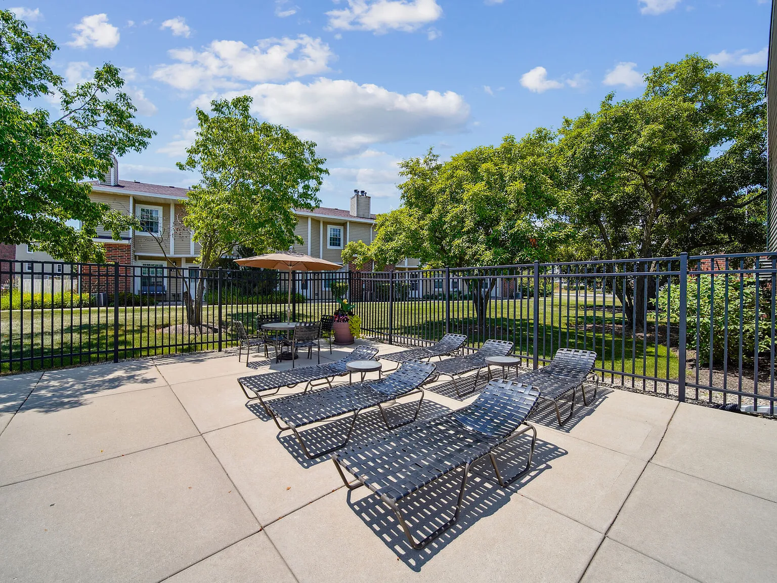 Waterford Place Apartments — Photo 4