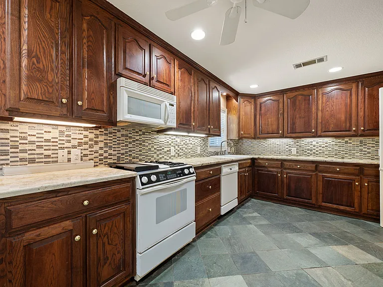 3881 Gaspar Dr — Photo 21