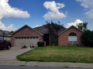 2300 Pleasant Forest Dr, Benton, AR 72015