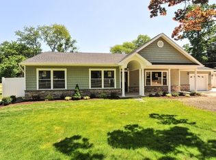 61 Reynolds Dr, Eatontown, NJ 07724