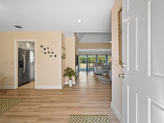 5th image of 5143 SE Club Way