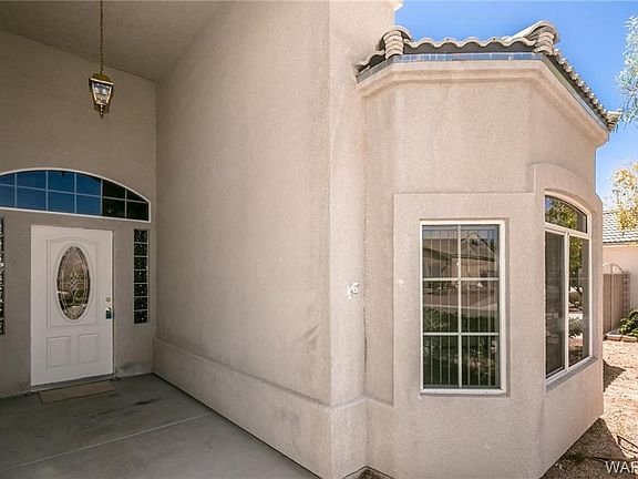 4th image of 2111 E Sandtrap Ln