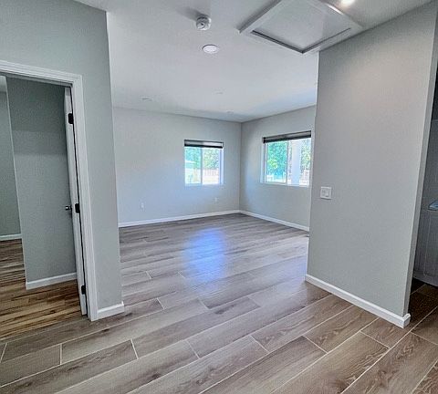 3rd image of 927 Avenue B #925