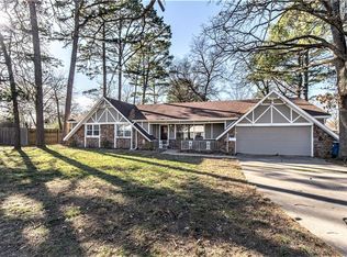 905 NW A St, Bentonville, AR 72712