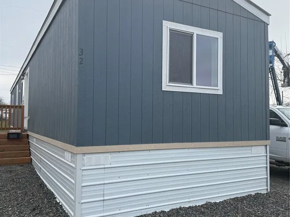 200 W Hawthorne Street #32, Connell, WA 99326