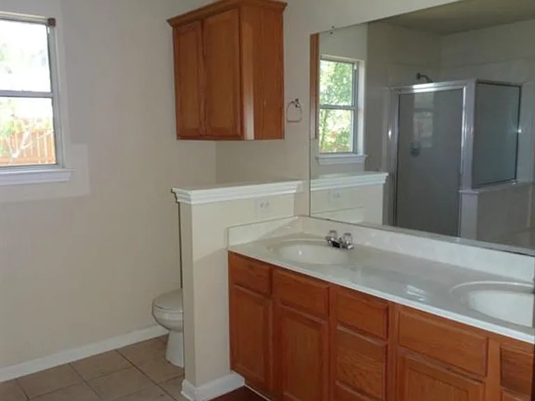 21000 Godolophin Ct — Photo 4