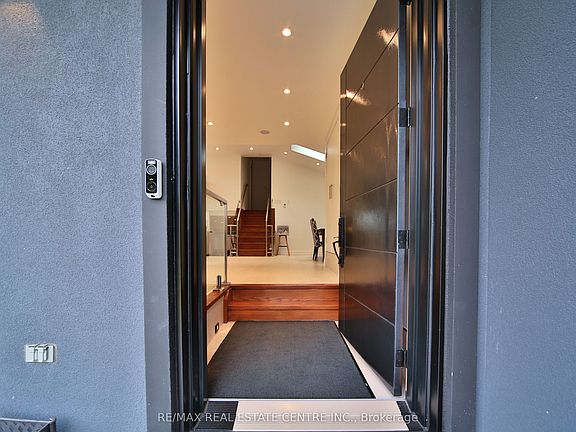 4th image of 3158 Valmarie Ave