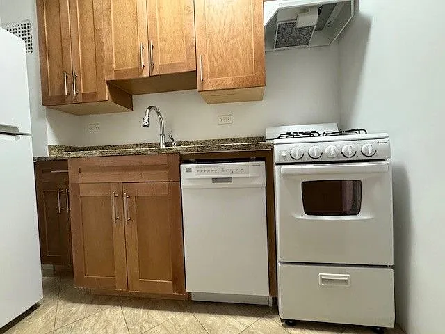405 E 54th St #13C — Photo 6