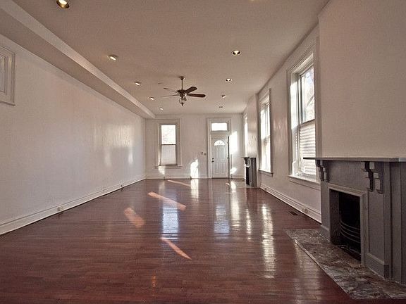 3rd image of 2287 Vine St