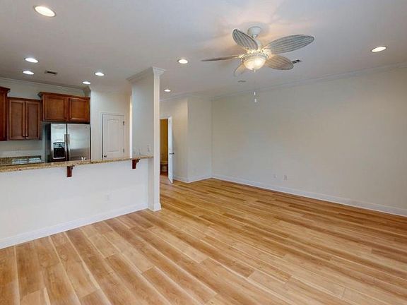5th image of 20 E Shady Oaks Ln Unit C