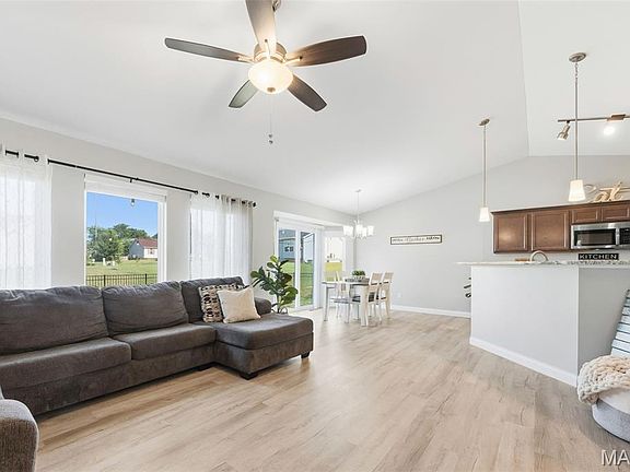 5th image of 113 Plymouth Dr