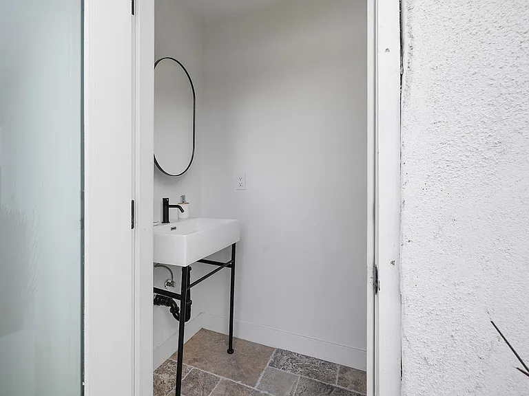 236 Camellia Ln #B — Photo 32