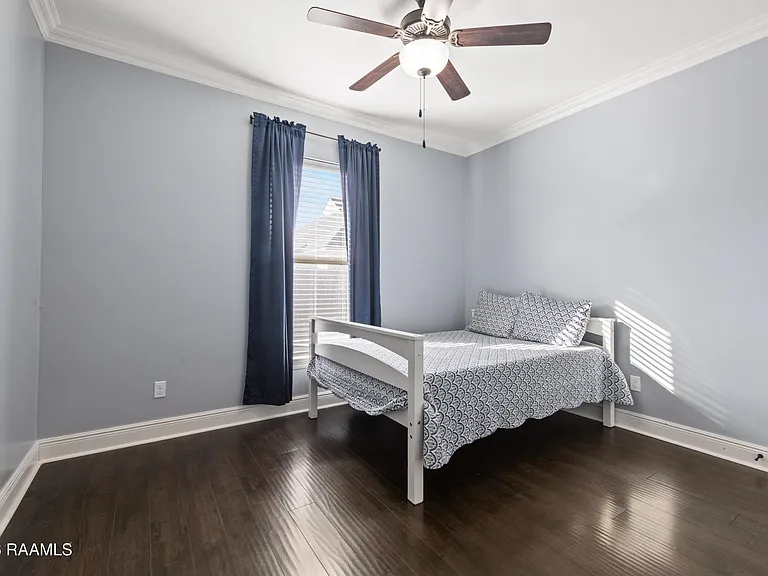 110 Olivewood Dr — Photo 32