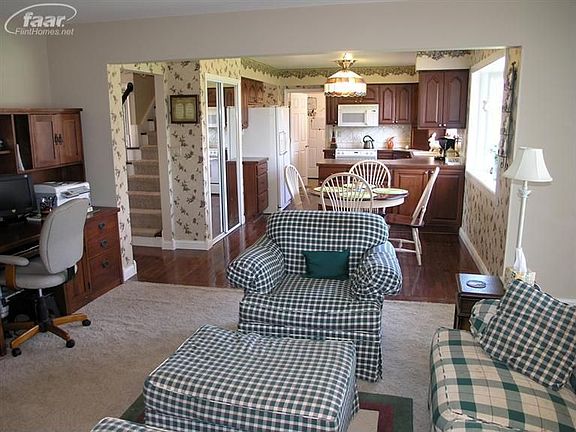 5th image of 471 Boutell Dr