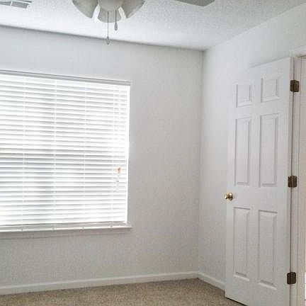 5th image of 8127 Shadow Oak Dr