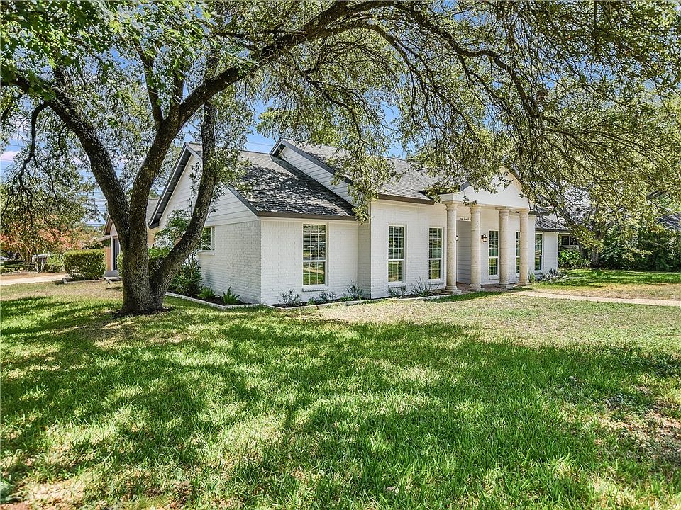 1st image of 4301 Balcones Woods Dr