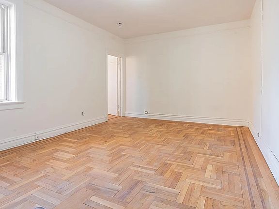 5th image of 257-259 Grant Ave #B8