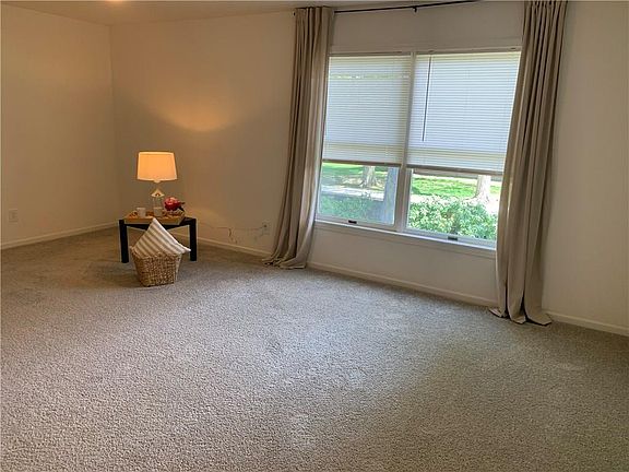 5th image of 1310 Tower Ln