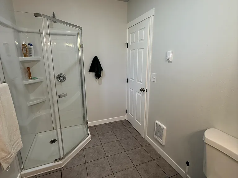 37 Lakeview Rd — Photo 3