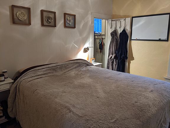 2nd bedroom.