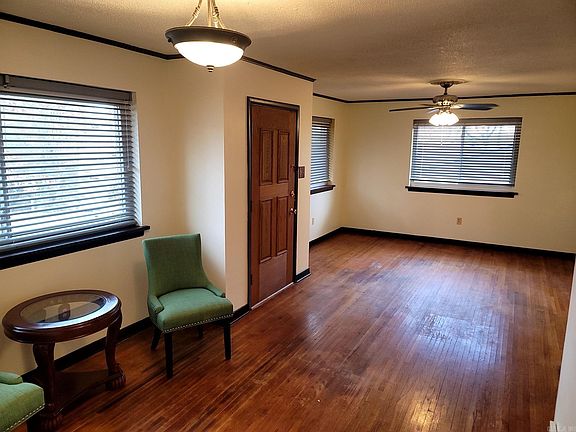 3rd image of 208 W K Ave