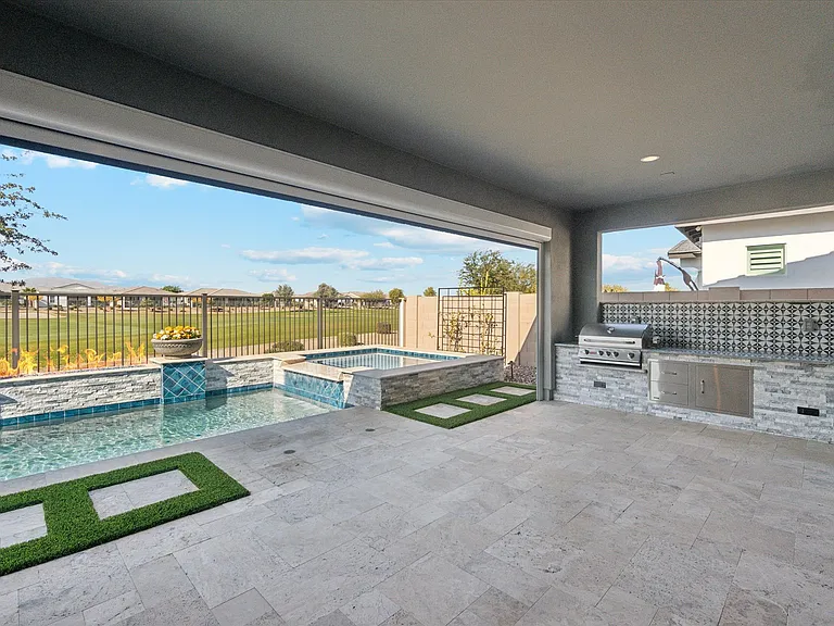 11138 N San Clemente St — Photo 28
