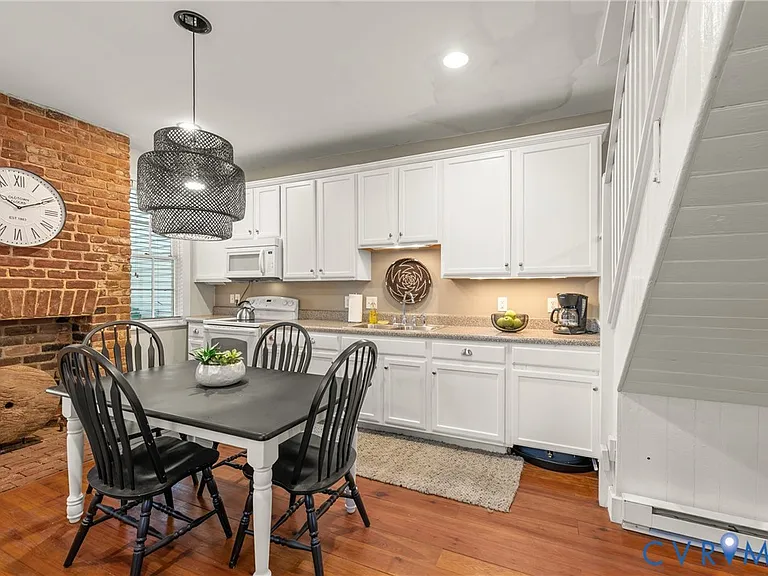 416 W Washington St — Photo 30